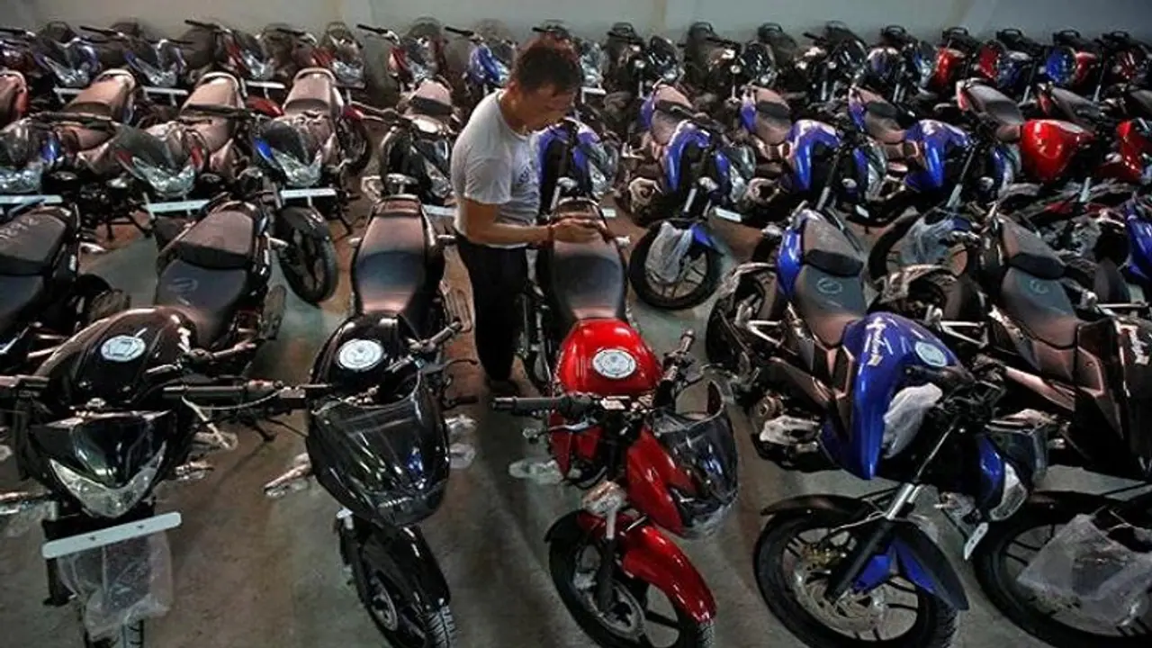 నవంబరులో 5% పెరిగిన బజాజ్ ఆటో సేల్స్.. దేశీయ అమ్మకాలు 4% డౌన్.. నవంబరులో 5% పెరిగిన బజాజ్ ఆటో సేల్స్.. దేశీయ అమ్మకాలు 4% డౌన్..