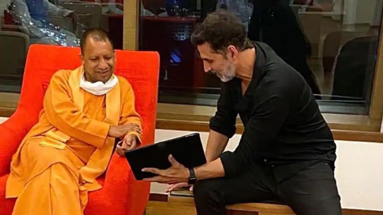 യോഗി ആദിത്യനാഥിനെ സന്ദര്ശിച്ച് അക്ഷയ് കുമാര് യോഗി ആദിത്യനാഥിനെ സന്ദര്ശിച്ച് അക്ഷയ് കുമാര്