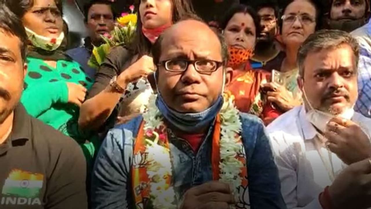 মালদহে গণপ্রহারে মৃত পরিযায়ী শ্রমিকের বাড়িতে রাজ্য বিজেপি সাধারণ সম্পাদক সায়ন্তন বসু