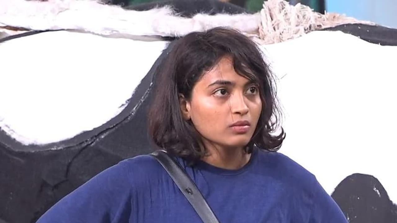 హారిక ఫైటింగ్ స్పిరిట్...బాయ్స్ కి పోటీ ఇస్తూ దూసుకెళుతుందిగా హారిక ఫైటింగ్ స్పిరిట్...బాయ్స్ కి పోటీ ఇస్తూ దూసుకెళుతుందిగా