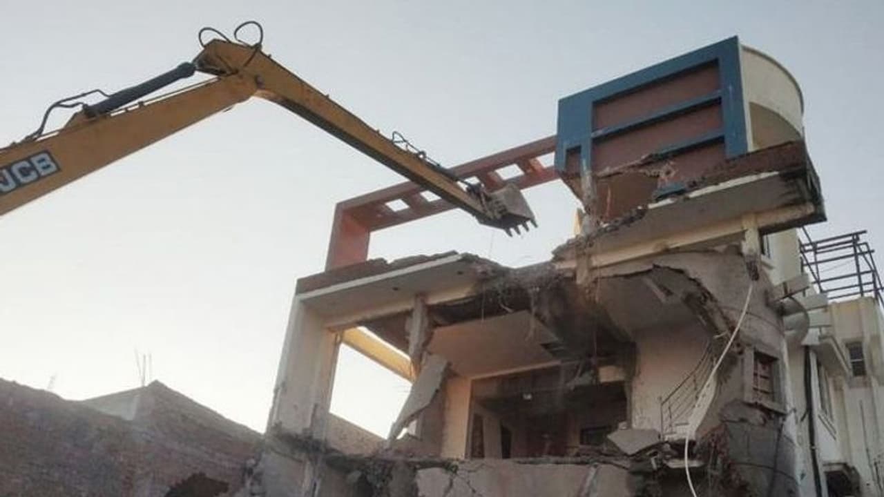 ಸಣ್ಣ ಗುತ್ತಿಗೆದಾರರಿಗೆ ಗುಡ್‌ನ್ಯೂಸ್: ದೊಡ್ಡ ಕಂಪನಿಗಳಿಗೆ ಗುತ್ತಿಗೆ ನೀಡುವ ಯತ್ನಕ್ಕೆ ಇತಿಶ್ರೀ