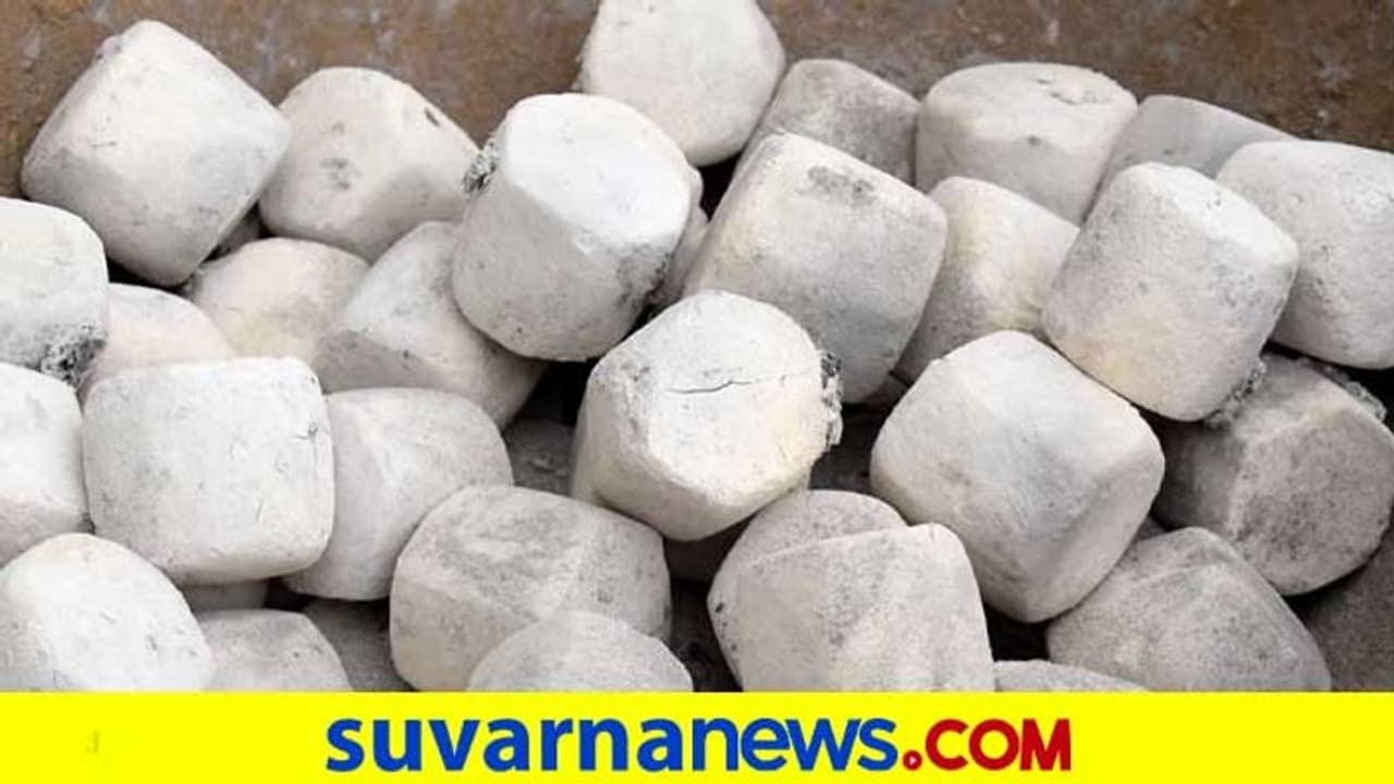 ವಿಭೂತಿಯ ಮಹಿಮೆ ಅಂತಿಂಥದ್ದಲ್ಲ! ಧರ್ಮದಲ್ಲಿ ಬಳಕೆ, ಆರೋಗ್ಯಕ್ಕೂ ಬೇಕು ವಿಭೂತಿಯ ಮಹಿಮೆ ಅಂತಿಂಥದ್ದಲ್ಲ! ಧರ್ಮದಲ್ಲಿ ಬಳಕೆ, ಆರೋಗ್ಯಕ್ಕೂ ಬೇಕು