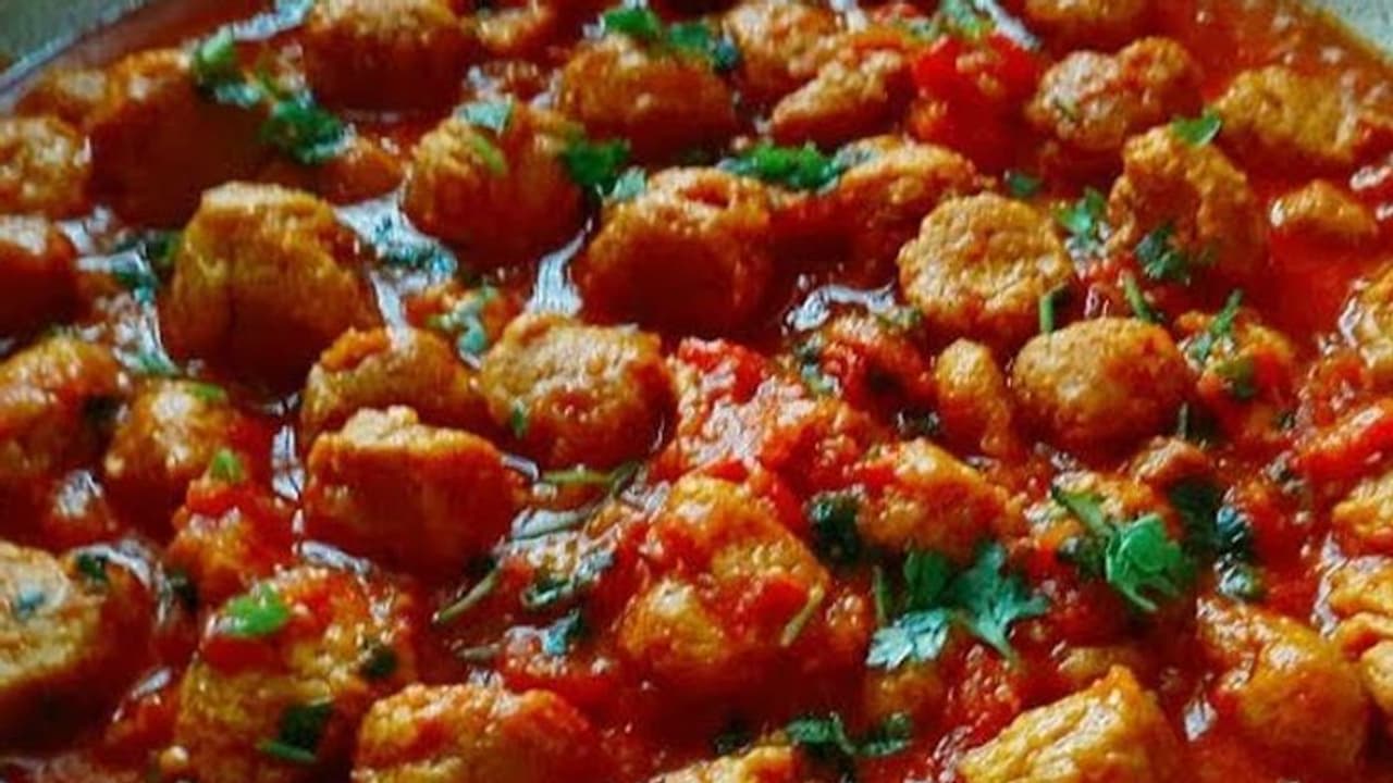 মাছ মাংস ডিমে না, মুখের স্বাদ ফেরাতে চেখে দেখুন পোস্তর বড়ার ডালনা