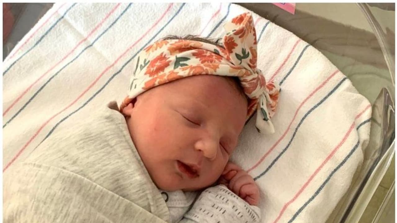 ശീതീകരിച്ച് സൂക്ഷിച്ചത് 27 വര്‍ഷം; മോളി പിറന്നിട്ട് ഒരുമാസം