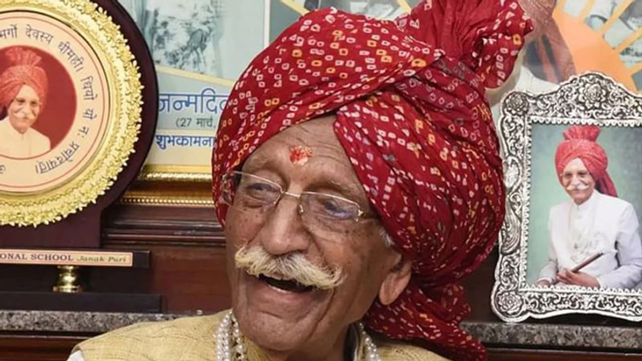 ఒక చిన్న మసాలా వ్యాపారం అతడిని కోట్లకు అధిపతిని చేసింది.. అడ్డంకులను అదిగమించి గొప్ప గొప్ప పురస్కారాలు.. ఒక చిన్న మసాలా వ్యాపారం అతడిని కోట్లకు అధిపతిని చేసింది.. అడ్డంకులను అదిగమించి గొప్ప గొప్ప పురస్కారాలు..