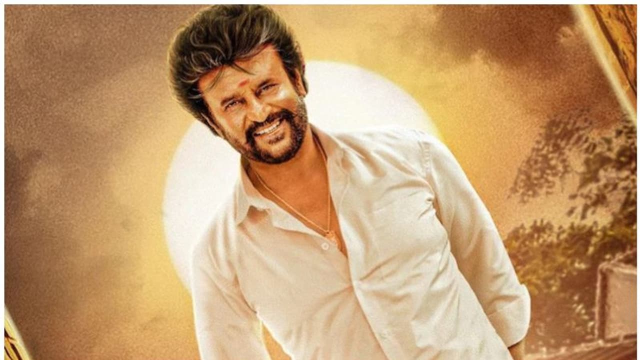 'രാഷ്ട്രീയം മാത്രമല്ല അടുത്ത വര്ഷം സിനിമയുമുണ്ട്', രജനികാന്തിന്റെ പ്രഖ്യാപനത്തില് ആവേശത്തിലായി ആരാധകര് 'രാഷ്ട്രീയം മാത്രമല്ല അടുത്ത വര്ഷം സിനിമയുമുണ്ട്', രജനികാന്തിന്റെ പ്രഖ്യാപനത്തില് ആവേശത്തിലായി ആരാധകര്