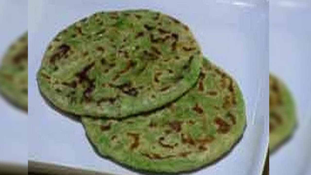 Recipe: অনেক হয়েছে পালং পনির, শীতের সকালে ট্রাই করে দেখুন পালং পনির পরোটা Recipe: অনেক হয়েছে পালং পনির, শীতের সকালে ট্রাই করে দেখুন পালং পনির পরোটা