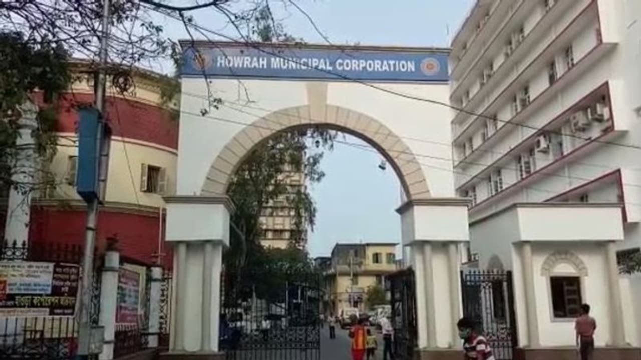 দু বছরে ৪ জন প্রশাসক বদল হাওড়া পুর নিগমে, ফিরবে কি নাগরিক পরিষেবা দু বছরে ৪ জন প্রশাসক বদল হাওড়া পুর নিগমে, ফিরবে কি নাগরিক পরিষেবা