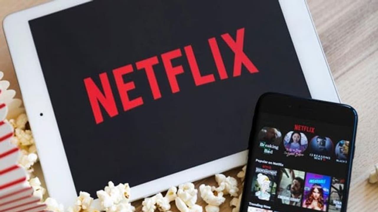 സിനിമക്കും സീരീസിനും ഇനി കടം വാങ്ങേണ്ടെന്ന് നെറ്റ്ഫ്‌ലിക്‌സ്; ഓഹരി വിലയില്‍ കുതിപ്പ്