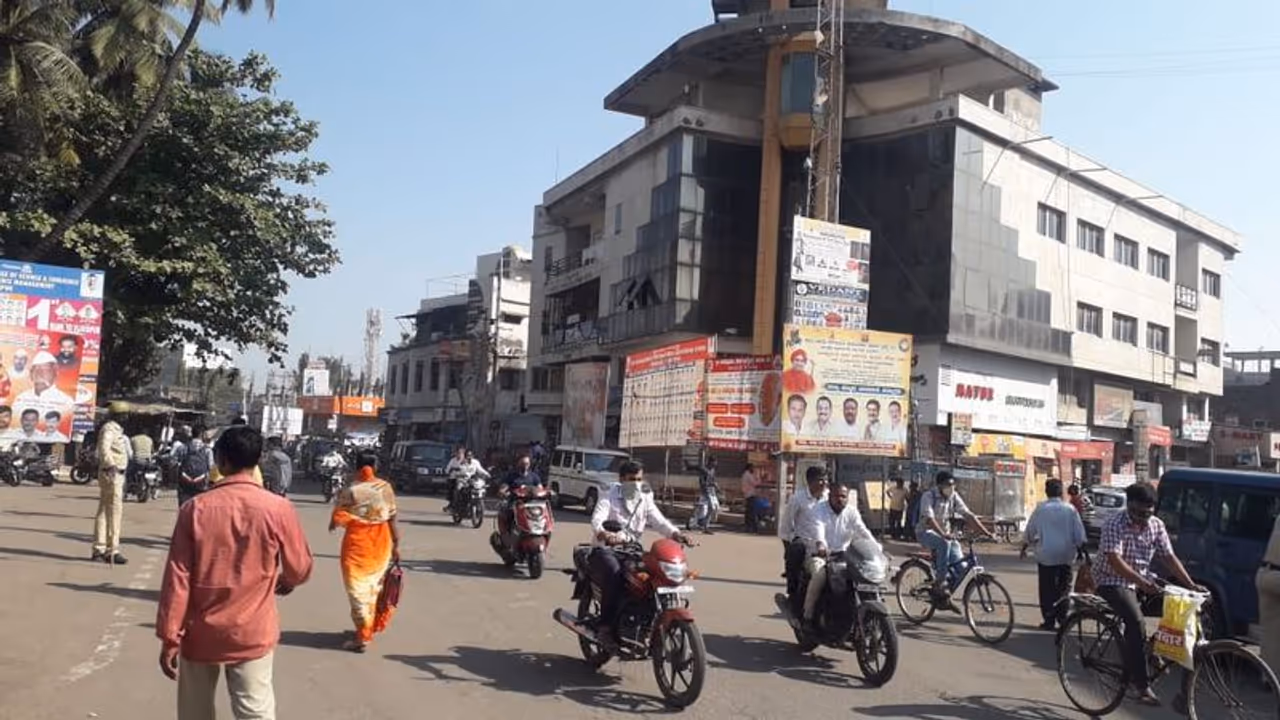 Karnataka bandh: Various associations, Kannada groups differ with Vatal Nagaraj and team Karnataka bandh: Various associations, Kannada groups differ with Vatal Nagaraj and team