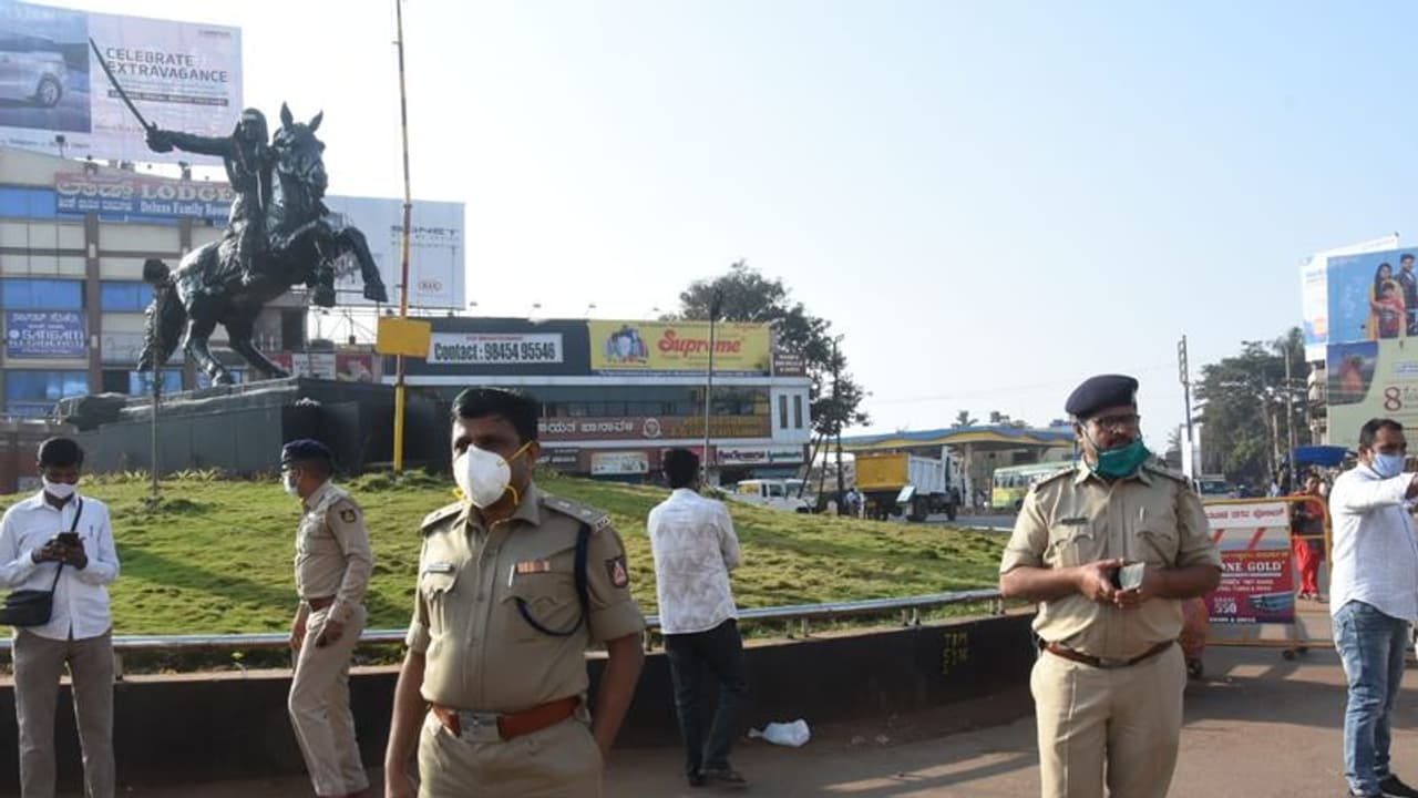 கர்நாடகா பந்த்: பெங்களூருவில் 144 தடை உத்தரவு! கர்நாடகா பந்த்: பெங்களூருவில் 144 தடை உத்தரவு!