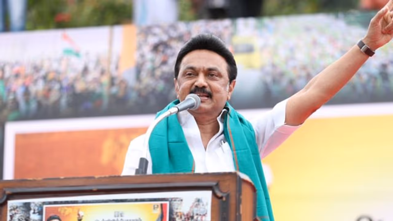 அதிமுக கோட்டையை ஆழ குழிதோண்டி புதைப்போம்... கோவையில் மு.க. ஸ்டாலின் ஆவேசம்..! அதிமுக கோட்டையை ஆழ குழிதோண்டி புதைப்போம்... கோவையில் மு.க. ஸ்டாலின் ஆவேசம்..!