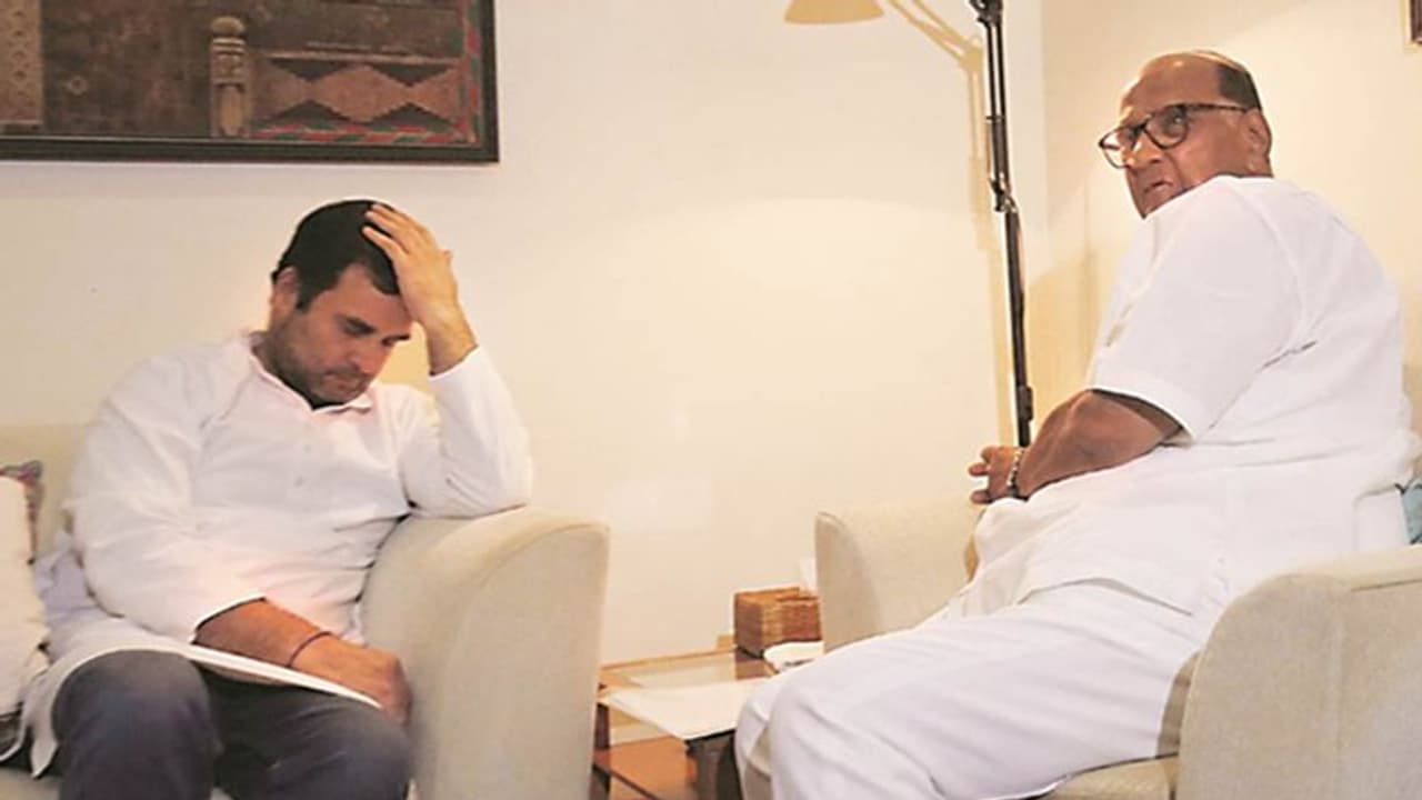 शरद पवार ने की राहुल पर टिप्पणी, भड़क उठी कांग्रेस; कहा महाराष्ट्र में स्थिर सरकार के लिए चुप रहें शरद पवार ने की राहुल पर टिप्पणी, भड़क उठी कांग्रेस; कहा महाराष्ट्र में स्थिर सरकार के लिए चुप रहें
