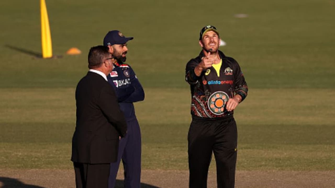 সিডনিতে সিরিজ জয়ের হাতছানি ভারতের, পালটা প্রত্যাঘাত করতে মরিয়া অজিরা সিডনিতে সিরিজ জয়ের হাতছানি ভারতের, পালটা প্রত্যাঘাত করতে মরিয়া অজিরা