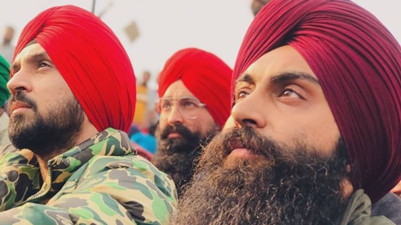 কৃষকদের জন্য ১ কোটি টাকা দিলেন দিলজিৎ, সশরীরে হাজির হলেন আন্দোলনেও কৃষকদের জন্য ১ কোটি টাকা দিলেন দিলজিৎ, সশরীরে হাজির হলেন আন্দোলনেও