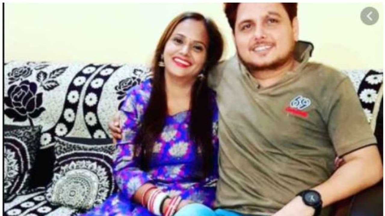 ബിജെപി വക്താവും ഭാര്യയും കാര് അപകടത്തില് കൊല്ലപ്പെട്ടു ബിജെപി വക്താവും ഭാര്യയും കാര് അപകടത്തില് കൊല്ലപ്പെട്ടു