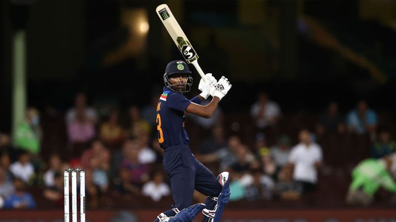 INDvAUS:2ನೇ ಟಿ20 ಪಂದ್ಯದಲ್ಲಿ ಭಾರತಕ್ಕೆ ರೋಚಕ ಗೆಲುವು; ಸರಣಿ ಕೈವಶ! INDvAUS:2ನೇ ಟಿ20 ಪಂದ್ಯದಲ್ಲಿ ಭಾರತಕ್ಕೆ ರೋಚಕ ಗೆಲುವು; ಸರಣಿ ಕೈವಶ!