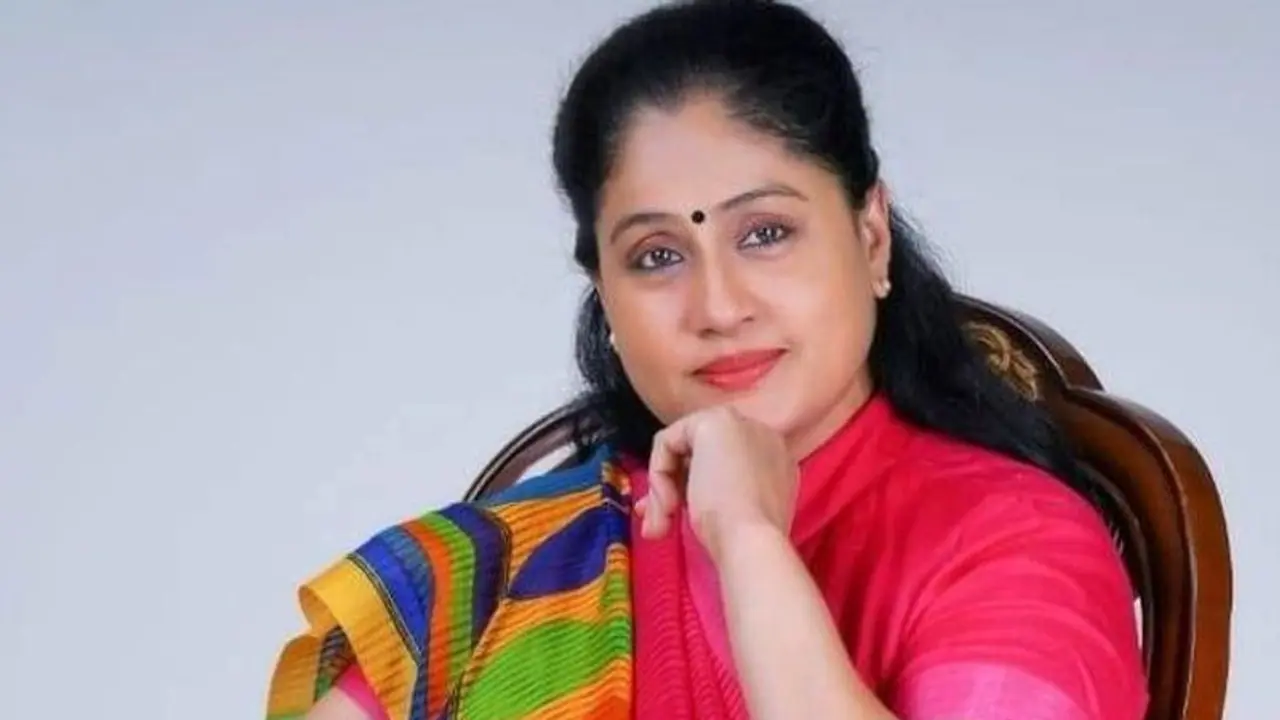 കോണ്ഗ്രസില് നിന്നും രാജിവച്ച നടി വിജയശാന്തി ബിജെപിയിലേക്ക് കോണ്ഗ്രസില് നിന്നും രാജിവച്ച നടി വിജയശാന്തി ബിജെപിയിലേക്ക്