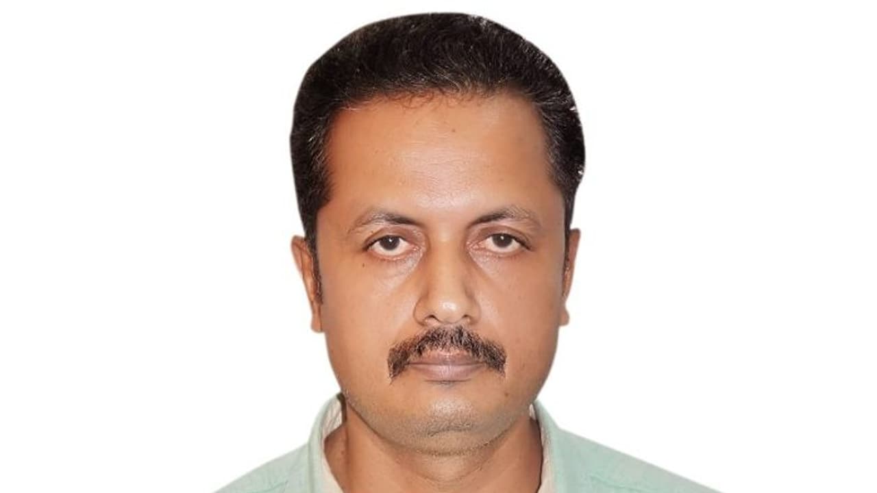 പ്രവാസം അവസാനിപ്പിച്ച് ചൊവ്വാഴ്ച നാട്ടിൽ പോകാനിരുന്ന സാമൂഹിക പ്രവർത്തകൻ മരിച്ചു പ്രവാസം അവസാനിപ്പിച്ച് ചൊവ്വാഴ്ച നാട്ടിൽ പോകാനിരുന്ന സാമൂഹിക പ്രവർത്തകൻ മരിച്ചു