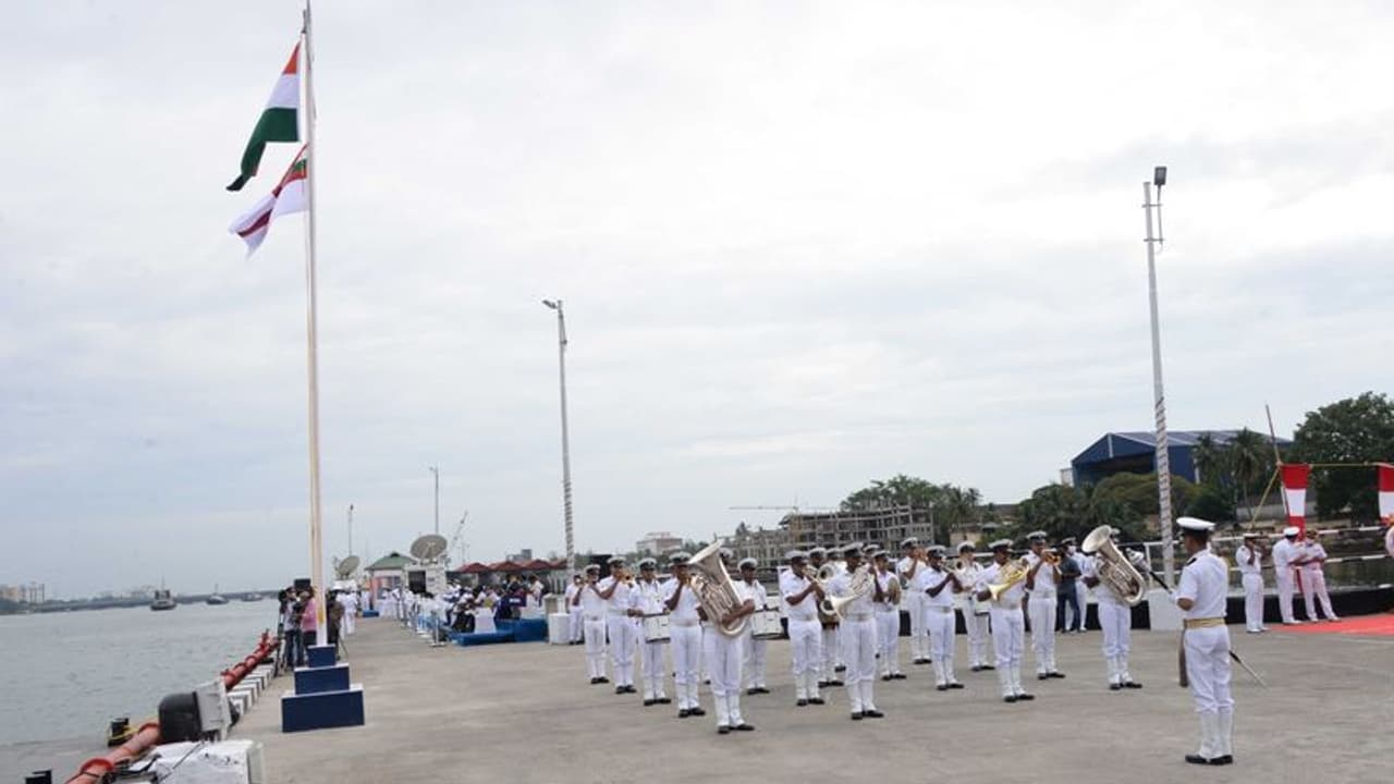 പ്ലസ്ടൂക്കാർക്ക് സുവർണാവസരം; നേവിയിൽ 26 ഒഴിവുകൾ; അപേക്ഷ ജനുവരി 29 മുതൽ