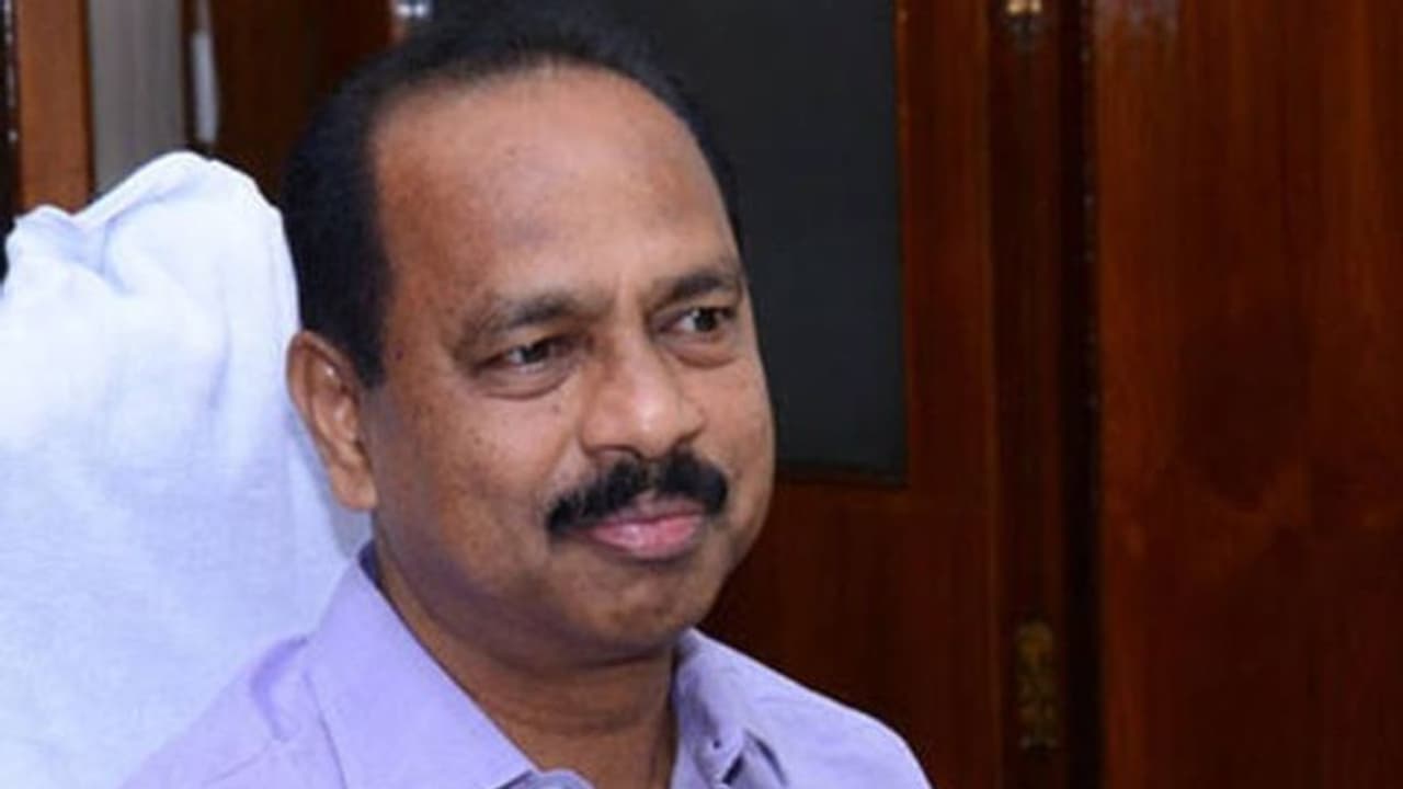 തിരുവനന്തപുരത്ത് കൊവിഡ് മാനദണ്ഡം ലംഘിച്ചതിൽ കളക്ടറോട് വിശദീകരണം തേടിയെന്ന് തെരഞ്ഞെടുപ്പ് കമ്മീഷണർ തിരുവനന്തപുരത്ത് കൊവിഡ് മാനദണ്ഡം ലംഘിച്ചതിൽ കളക്ടറോട് വിശദീകരണം തേടിയെന്ന് തെരഞ്ഞെടുപ്പ് കമ്മീഷണർ