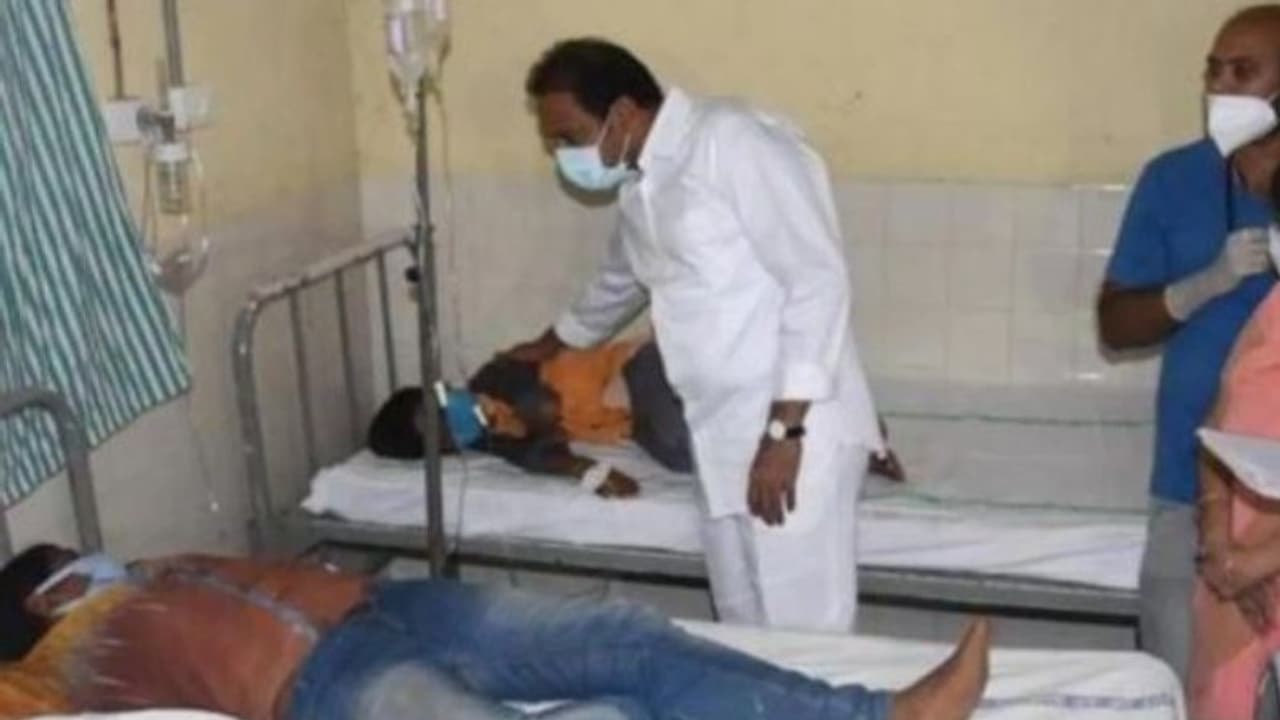 അജ്ഞാത രോഗം മൂലം ഒരു മരണം, 292 പേര് ആശുപത്രിയില്; പരിശോധനകള് പുരോഗമിക്കുന്നു അജ്ഞാത രോഗം മൂലം ഒരു മരണം, 292 പേര് ആശുപത്രിയില്; പരിശോധനകള് പുരോഗമിക്കുന്നു