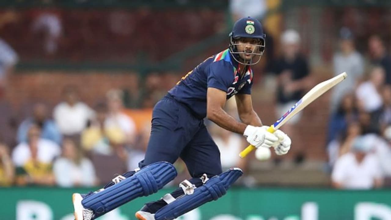 COVID outbreak in India camp: ടീം ഇന്ത്യയിലെ കൊവിഡ് വ്യാപനം; മായങ്കിനെ ഏകദിന ടീമിലുള്‍പ്പെടുത്തി