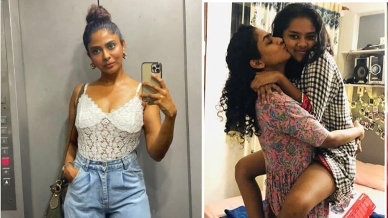 അമ്മയോ മകളോ എന്ന് ആരാധകർ; അമ്മ ഹോട്ടാണ് പക്ഷെ ജീൻസ് തന്റേതെന്ന് പ്രാർത്ഥന, വൈറൽ അമ്മയോ മകളോ എന്ന് ആരാധകർ; അമ്മ ഹോട്ടാണ് പക്ഷെ ജീൻസ് തന്റേതെന്ന് പ്രാർത്ഥന, വൈറൽ