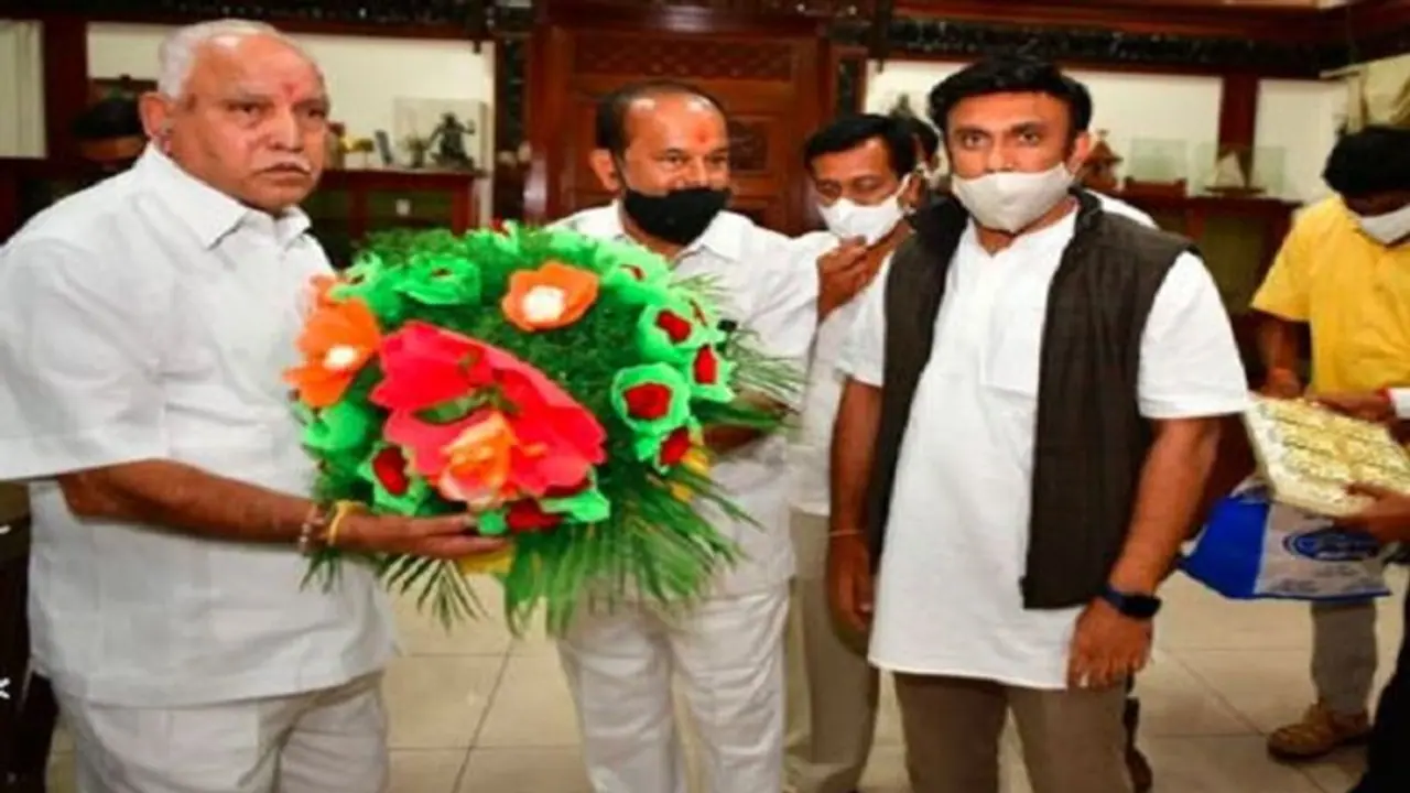 ಮಾಜಿ ಶಾಸಕ ಬಿಜೆಪಿ ಸೇರ್ಪಡೆ, ಸಿಎಂ ಭೇಟಿ ಮಾಡಿಸಿದ ಸಚಿವ ಸುಧಾಕರ್...! ಮಾಜಿ ಶಾಸಕ ಬಿಜೆಪಿ ಸೇರ್ಪಡೆ, ಸಿಎಂ ಭೇಟಿ ಮಾಡಿಸಿದ ಸಚಿವ ಸುಧಾಕರ್...!