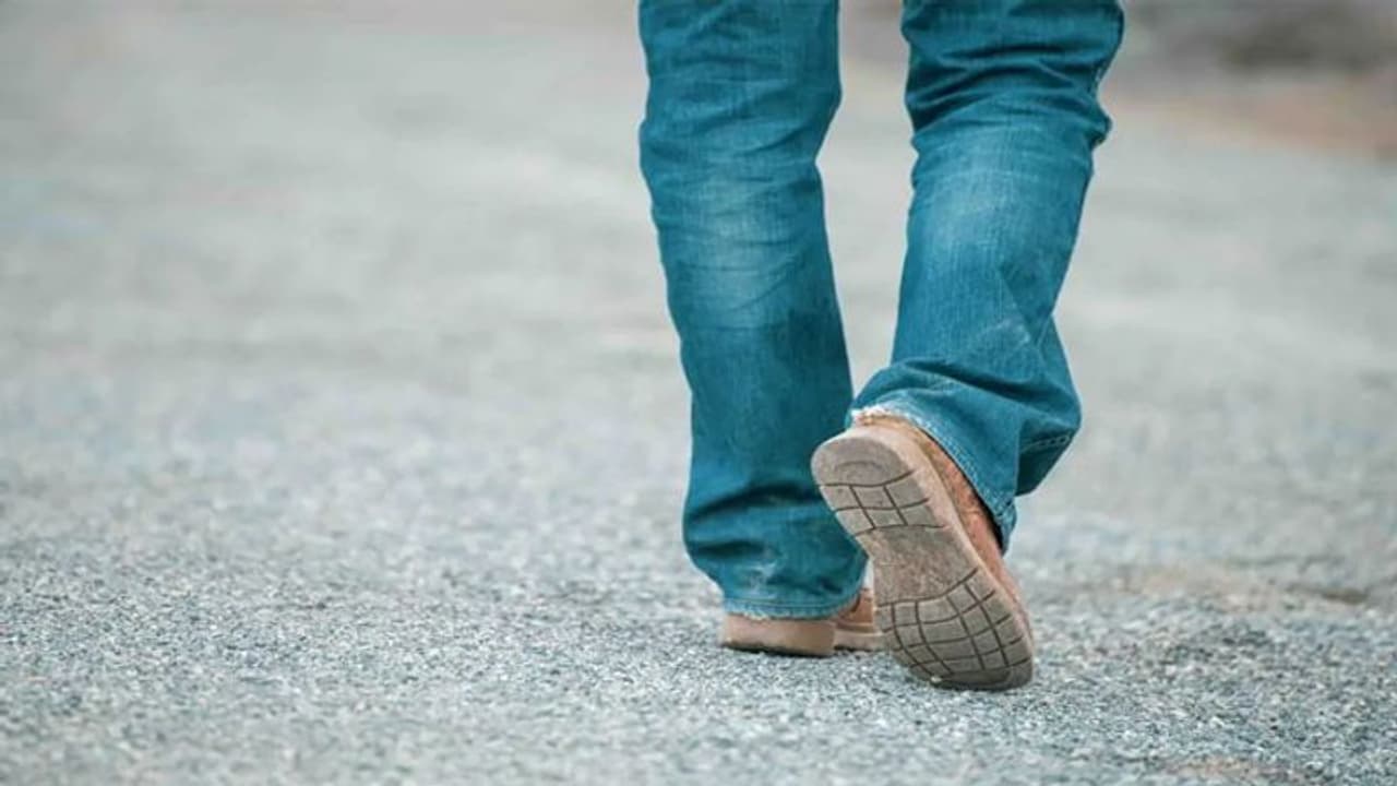 ইতালিয় অনুরাগ, স্ত্রীর সঙ্গে ঝগড়া করে 'বেহুশ' স্বামী হাঁটলেন ৪৫০ কিলোমিটার ইতালিয় অনুরাগ, স্ত্রীর সঙ্গে ঝগড়া করে 'বেহুশ' স্বামী হাঁটলেন ৪৫০ কিলোমিটার