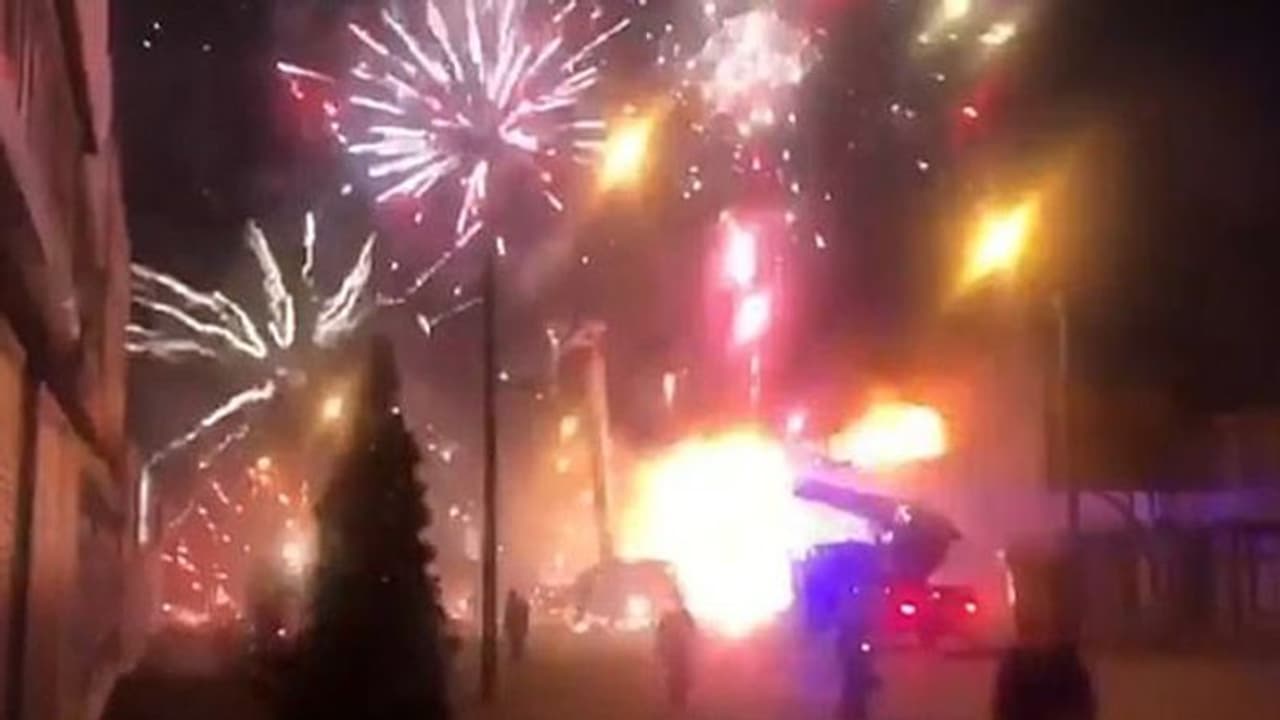 দীপাবলির আগেই মজুত বাজি বিস্ফোরণে মৃত ৪, ভেঙে গুঁড়িয়ে গেল আস্ত দোতলা বাড়ি