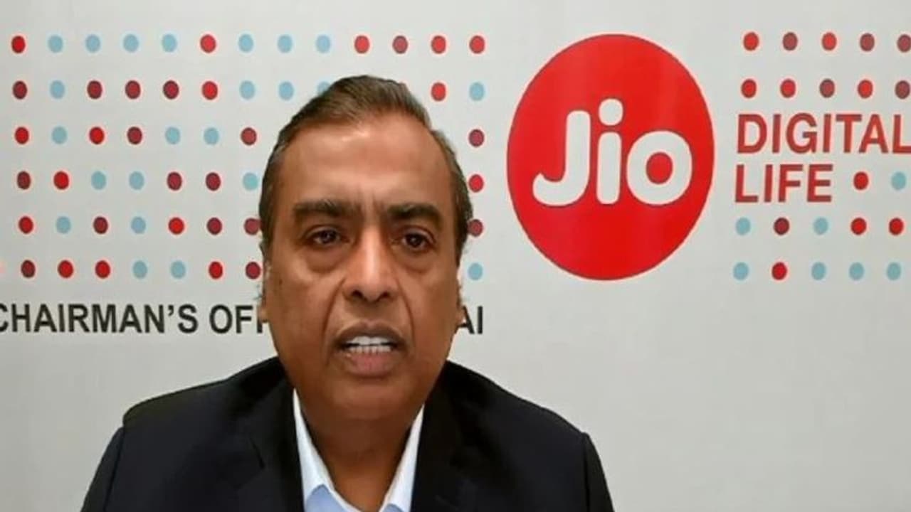 కరోనా కష్టకాలంలో జియో ఫోన్ వినియోగదారులకు సరికొత్త ఆఫర్.. ప్రతినెల అవుట్ గోయింగ్ కాల్స్ ఫ్రీ.. కరోనా కష్టకాలంలో జియో ఫోన్ వినియోగదారులకు సరికొత్త ఆఫర్.. ప్రతినెల అవుట్ గోయింగ్ కాల్స్ ఫ్రీ..