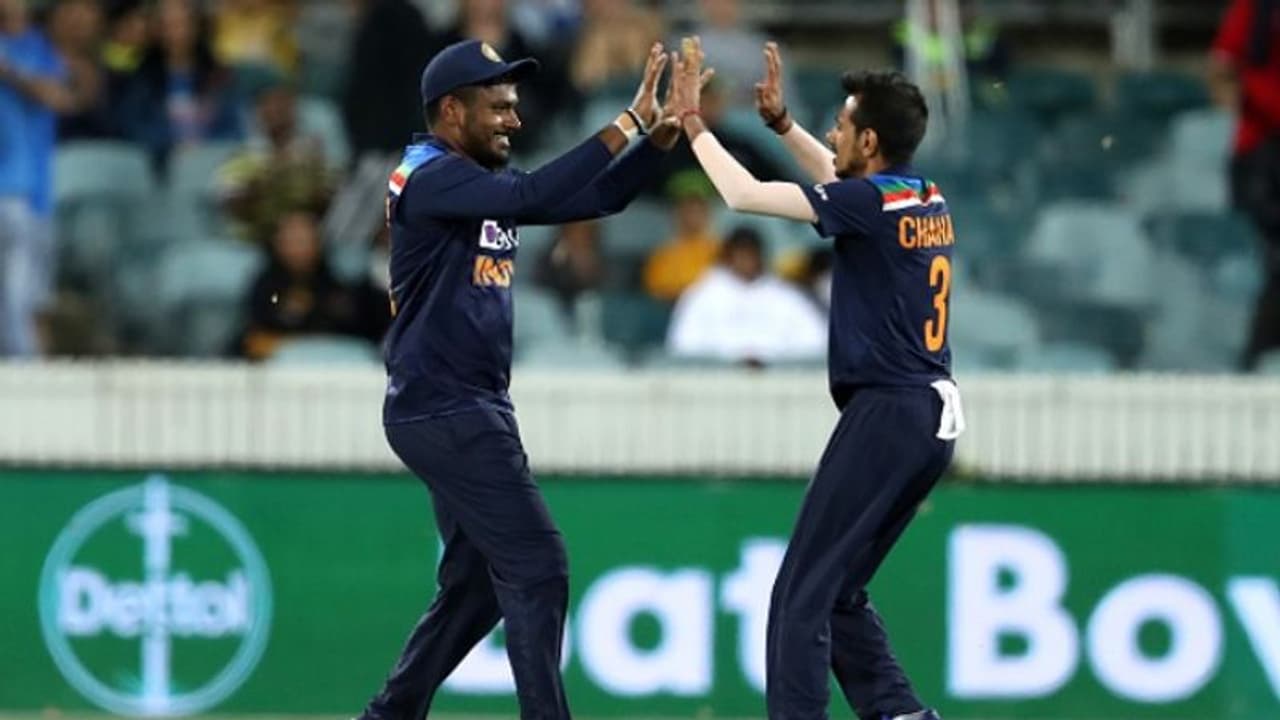 ഓസീസിനെ വൈറ്റ് വാഷ് ചെയ്യാന് കോലിപ്പട; സഞ്ജു കളിക്കുന്നു; ടോസ് അറിയാം ഓസീസിനെ വൈറ്റ് വാഷ് ചെയ്യാന് കോലിപ്പട; സഞ്ജു കളിക്കുന്നു; ടോസ് അറിയാം