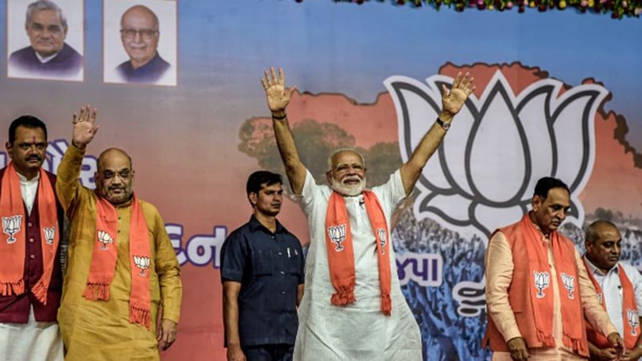 ২০২৫ এও প্রধানমন্ত্রী হওয়া হচ্ছে না অমিত শাহ র, সূক্ষ্মভাবে 'মন কি বাত' বুঝিয়ে দিলেন মোদী ২০২৫ এও প্রধানমন্ত্রী হওয়া হচ্ছে না অমিত শাহ র, সূক্ষ্মভাবে 'মন কি বাত' বুঝিয়ে দিলেন মোদী