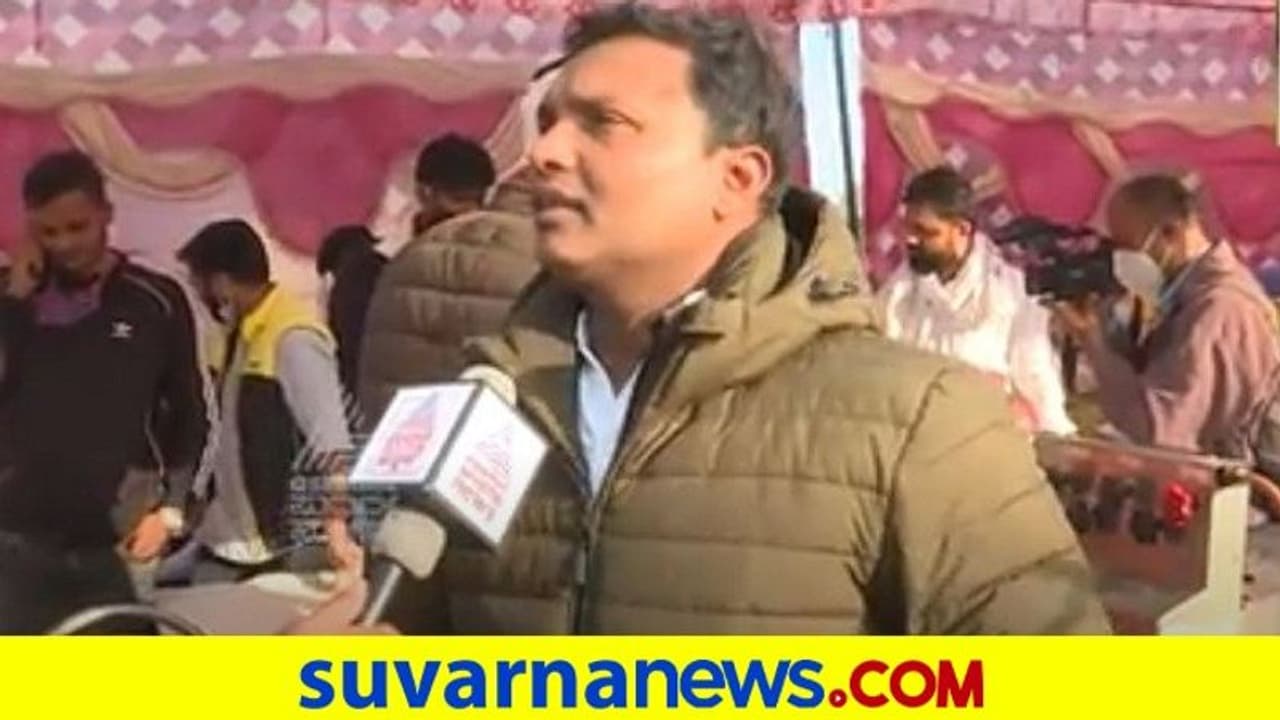 'ಕೊರೋನಾ ಕಾಲದಲ್ಲಿ ಕನ್ನಡಿಗ ಶ್ರೀನಿವಾಸ್ ನಿಜಕ್ಕೂ ಜನರ ಒಳಿತಿಗೆ ನಿಂತಿದ್ದರು' 'ಕೊರೋನಾ ಕಾಲದಲ್ಲಿ ಕನ್ನಡಿಗ ಶ್ರೀನಿವಾಸ್ ನಿಜಕ್ಕೂ ಜನರ ಒಳಿತಿಗೆ ನಿಂತಿದ್ದರು'