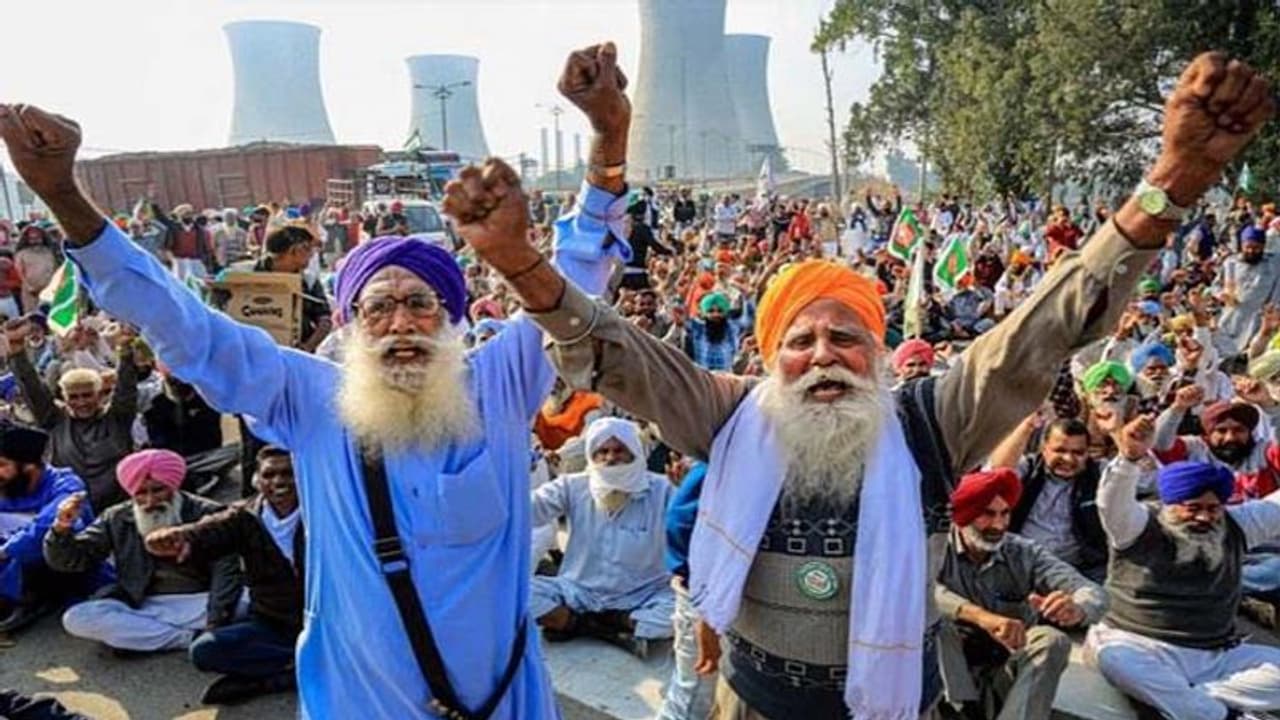 किसान आंदोलन: विपक्षी दलों के नेता आज करेंगे राष्ट्रपति से मुलाकात, राहुल गांधी,शरद पवार समेत 5 लोग शामिल किसान आंदोलन: विपक्षी दलों के नेता आज करेंगे राष्ट्रपति से मुलाकात, राहुल गांधी,शरद पवार समेत 5 लोग शामिल