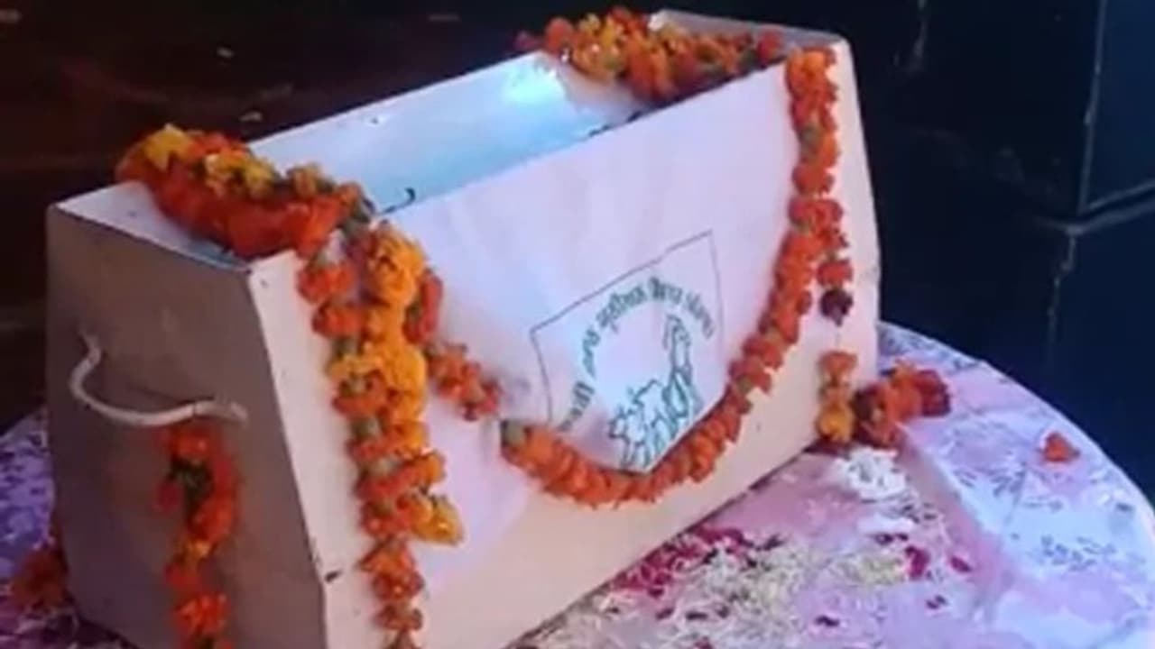 ക്ഷേത്ര ഭണ്ഡാരം തകർത്ത് 14 ലക്ഷം കവർന്നു, കള്ളനെ തിരഞ്ഞ് പൊലീസ്