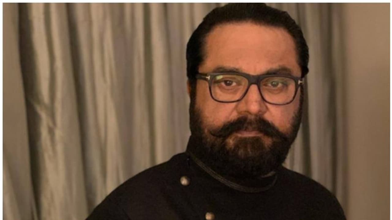 சரத்குமாருக்கு வந்த சோதனை.. நில அபகரிப்பு வழக்கில் சமக மாநில இளைஞர் அணி செயலாளர் கிச்சா ரமேஷ் கைது. சரத்குமாருக்கு வந்த சோதனை.. நில அபகரிப்பு வழக்கில் சமக மாநில இளைஞர் அணி செயலாளர் கிச்சா ரமேஷ் கைது.