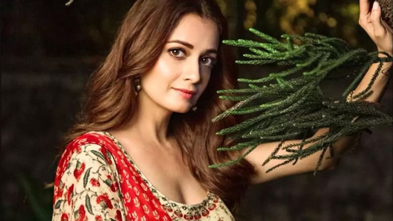 মাদকচক্রে এবার বিপাকে দিয়া মির্জার বোন ও প্রাক্তন ম্যানজার, উদ্ধার হল গাঁজা মাদকচক্রে এবার বিপাকে দিয়া মির্জার বোন ও প্রাক্তন ম্যানজার, উদ্ধার হল গাঁজা