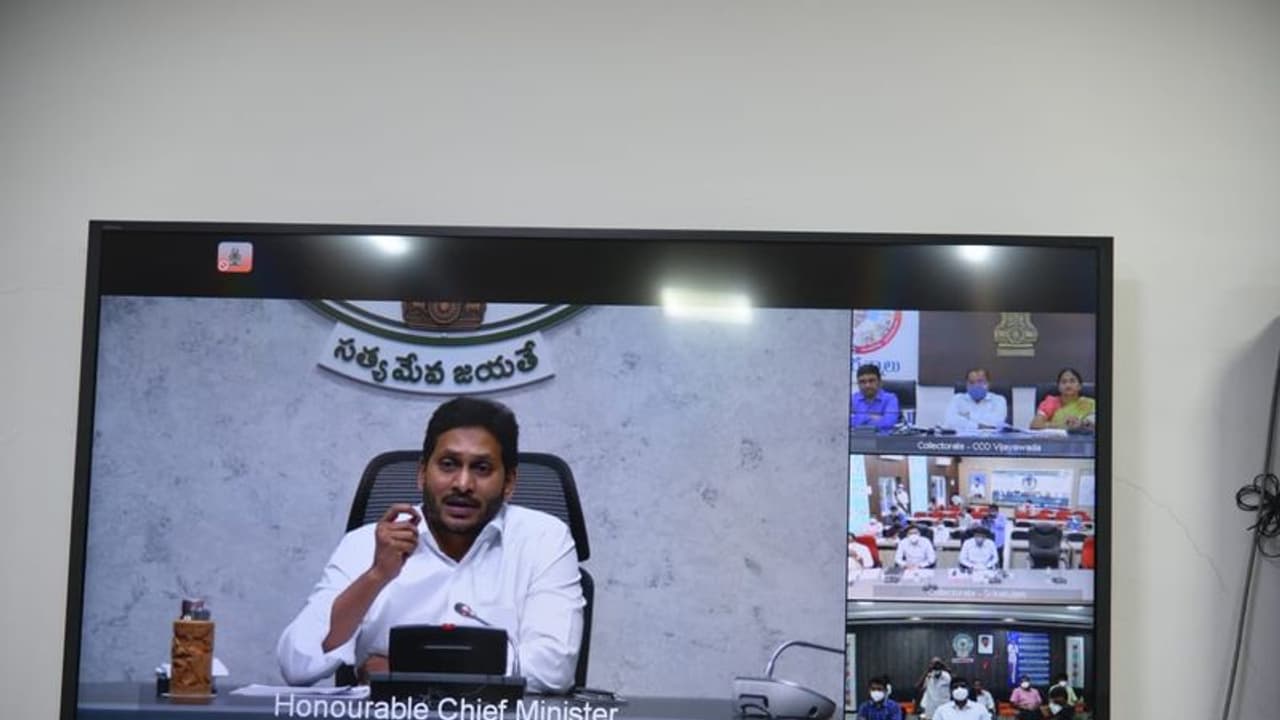 వైఎస్ఆర్ జగనన్న శాశ్వత భూ హక్కు, భూ రక్ష పథకం: సర్వే ఆఫ్ ఇండియాతో ఏపీ ప్రభుత్వం ఒప్పందం వైఎస్ఆర్ జగనన్న శాశ్వత భూ హక్కు, భూ రక్ష పథకం: సర్వే ఆఫ్ ఇండియాతో ఏపీ ప్రభుత్వం ఒప్పందం