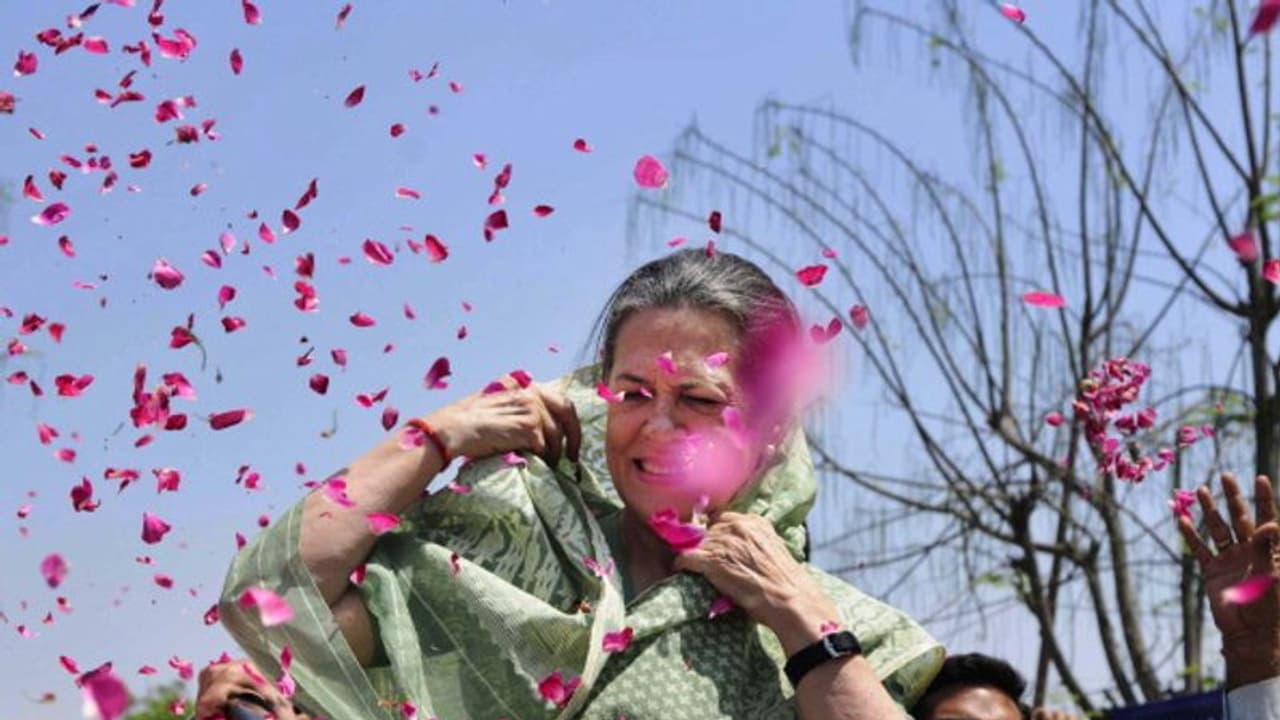 ಸೋನಿಯಾ ನಿವೃತ್ತ : UPA ಅಧ್ಯಕ್ಷ ಪಟ್ಟಕ್ಕೆ ಮಹತ್ವದ ಹೆಸರು ಸೋನಿಯಾ ನಿವೃತ್ತ : UPA ಅಧ್ಯಕ್ಷ ಪಟ್ಟಕ್ಕೆ ಮಹತ್ವದ ಹೆಸರು