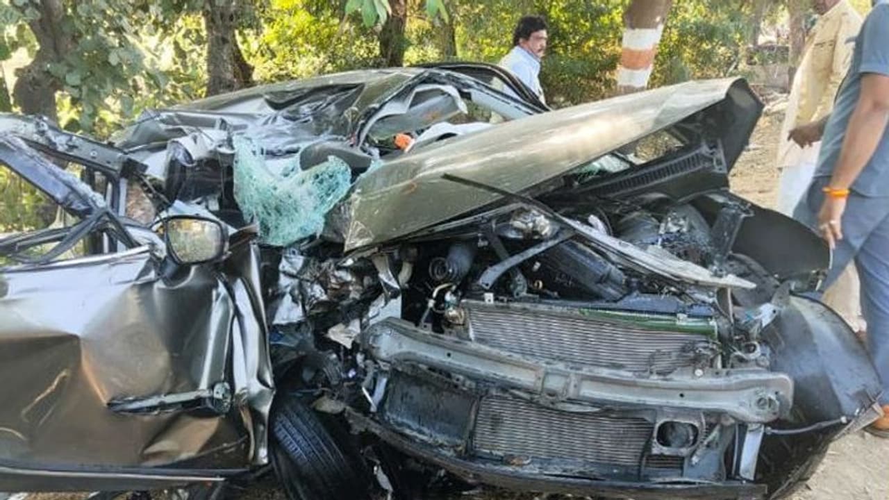 काल बनकर आई पुलिसवाले की नई कार, पलक झपकते ही पूरा परिवार तबाह..पति पत्नी बेटे की दर्दनाक मौत काल बनकर आई पुलिसवाले की नई कार, पलक झपकते ही पूरा परिवार तबाह..पति पत्नी बेटे की दर्दनाक मौत