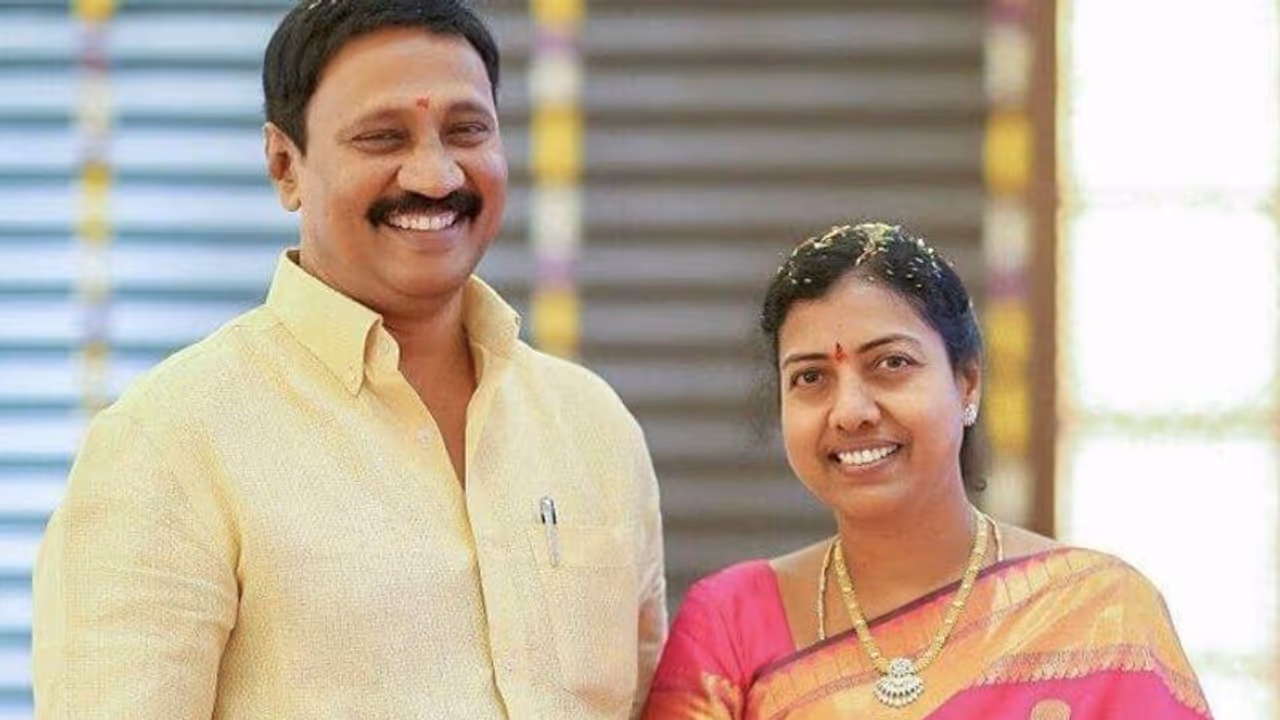 కోవిడ్ 19: కోవాగ్జిన్ వాలంటీర్లుగా గద్దె రామ్మోహన్ దంపతులు కోవిడ్ 19: కోవాగ్జిన్ వాలంటీర్లుగా గద్దె రామ్మోహన్ దంపతులు