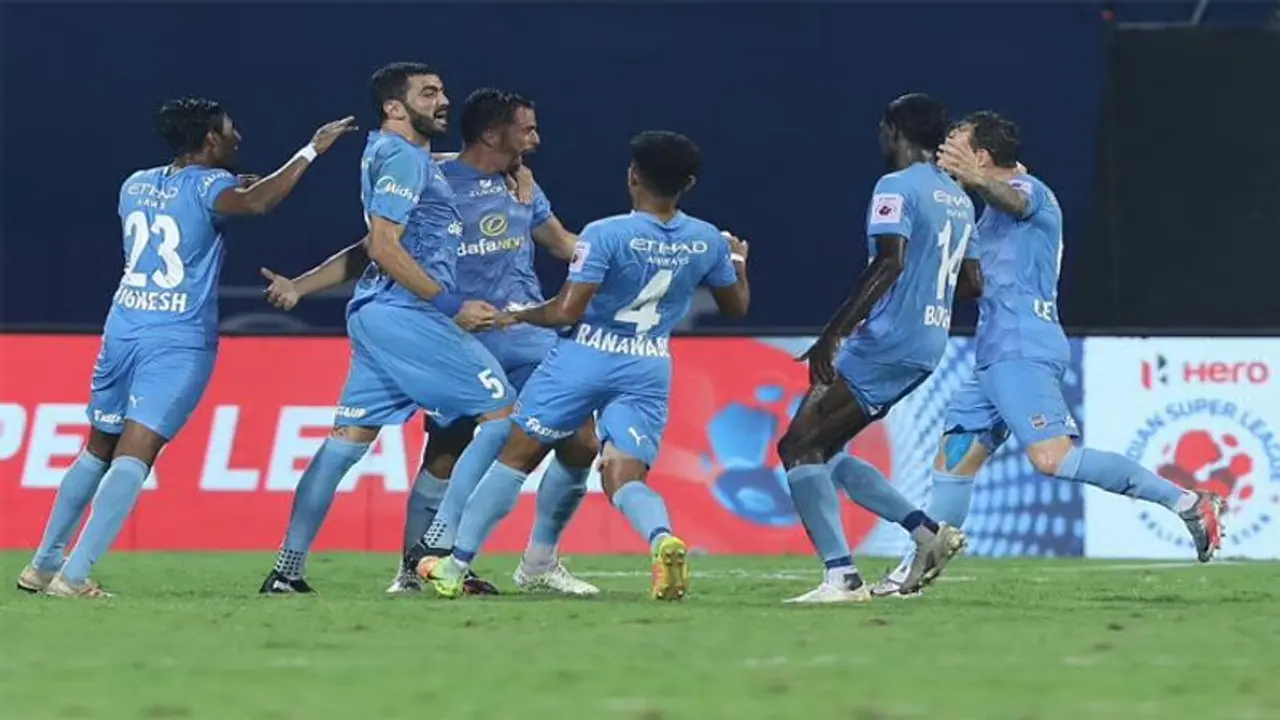 മുംബൈ സിറ്റിയുടെ ഒന്നാം സ്ഥാനം ഉറപ്പിച്ച ഗോള്; കളിയിലെ താരമായി ഒഗ്ബെച്ചെ മുംബൈ സിറ്റിയുടെ ഒന്നാം സ്ഥാനം ഉറപ്പിച്ച ഗോള്; കളിയിലെ താരമായി ഒഗ്ബെച്ചെ