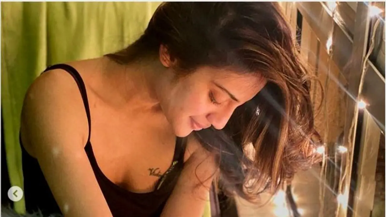 সারা শরীরে নক্ষত্র জড়িয়ে মোহময়ী নুসরত, Blank Space এ কাকে পেলেন সাংসদ অভিনেত্রী সারা শরীরে নক্ষত্র জড়িয়ে মোহময়ী নুসরত, Blank Space এ কাকে পেলেন সাংসদ অভিনেত্রী