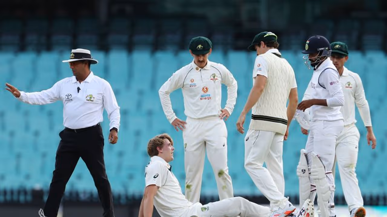 Border Gavaskar Trophy 2020 21: Cameron Green suffers injury scare after blow to head Border Gavaskar Trophy 2020 21: Cameron Green suffers injury scare after blow to head