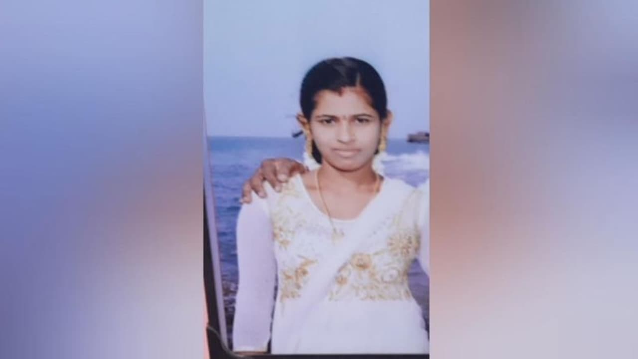 வீட்டிற்க்கு வந்த தோழிகளால் நேர்ந்த விபரீதம்..!! மனைவியை பறிகொடுத்த கணவன்..!! வீட்டிற்க்கு வந்த தோழிகளால் நேர்ந்த விபரீதம்..!! மனைவியை பறிகொடுத்த கணவன்..!!