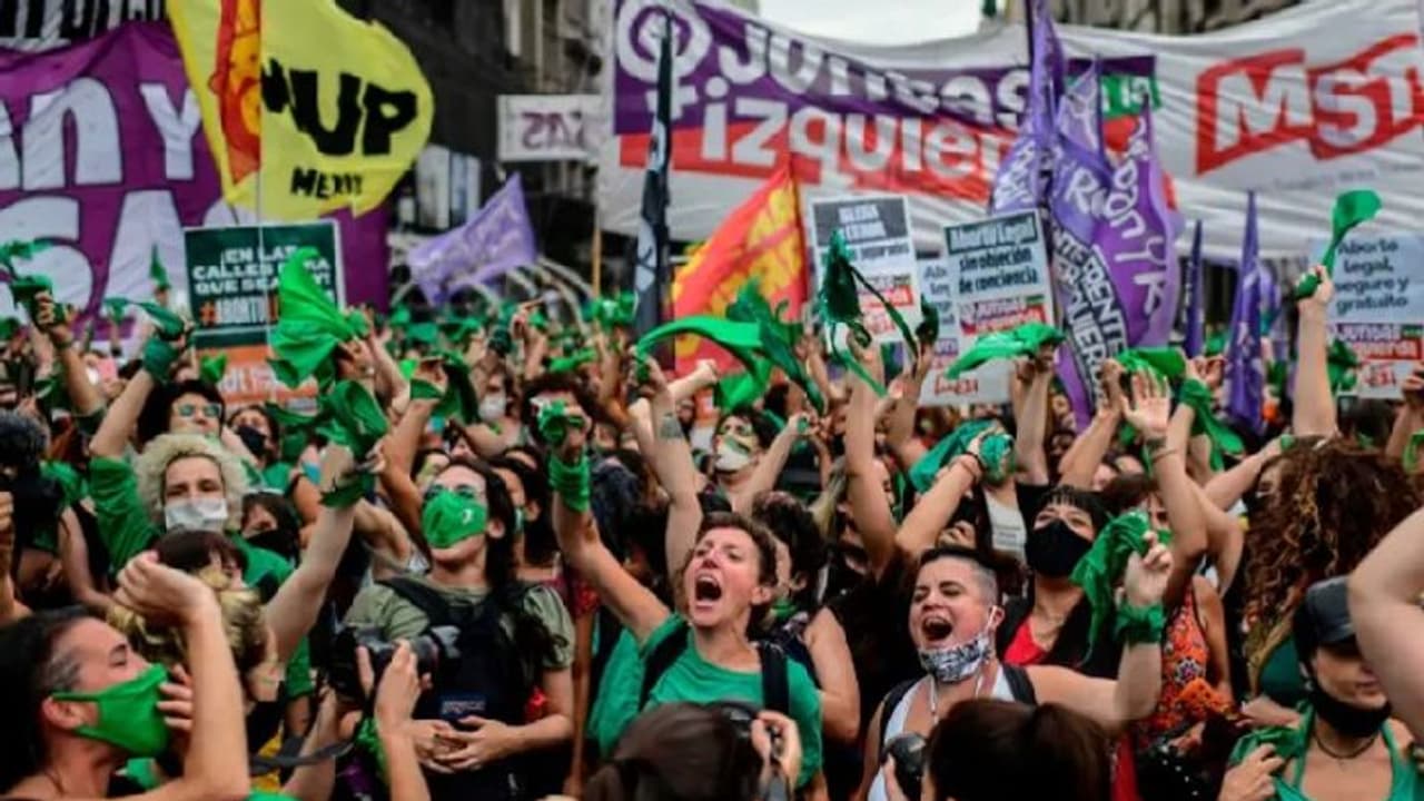 അബോര്‍ഷന്‍ നിയമവിധേയമാക്കണമെന്ന ബില്‍ പാസായി; ചരിത്രം സൃഷ്ടിച്ച് നിയമം വരുമോ?