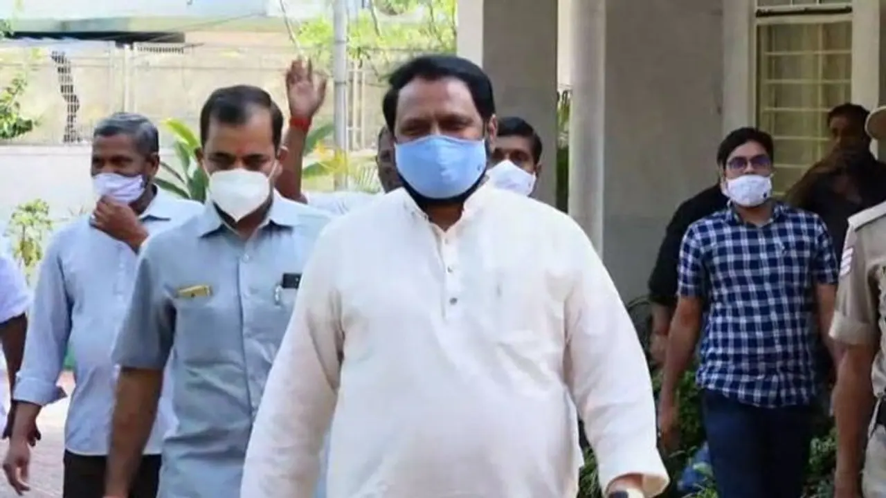 ಸಚಿವ ರಾಜನಾಥ್ ಸಿಂಗ್ಗೆ ಡಿಸಿಎಂ ಪತ್ರ: ಮಹತ್ವದ ಬೇಡಿಕೆ ಇಟ್ಟ ಸವದಿ ಸಚಿವ ರಾಜನಾಥ್ ಸಿಂಗ್ಗೆ ಡಿಸಿಎಂ ಪತ್ರ: ಮಹತ್ವದ ಬೇಡಿಕೆ ಇಟ್ಟ ಸವದಿ