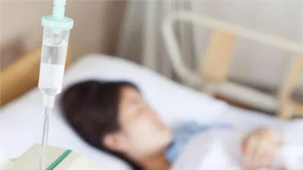 ఆడుకొంటూ విజిల్ మింగింది: 25 ఏళ్ల తర్వాత తొలగించారు ఆడుకొంటూ విజిల్ మింగింది: 25 ఏళ్ల తర్వాత తొలగించారు